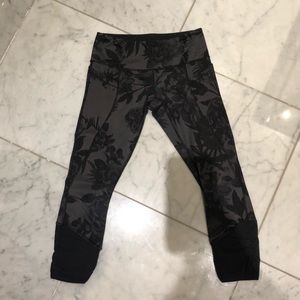 Lululemon grey floral crop legging